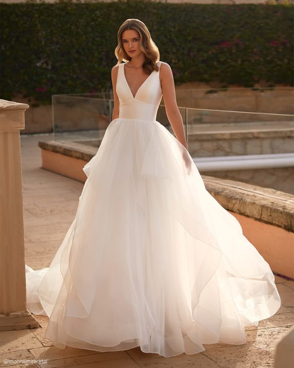 ΑΠΛΑ ΝΥΦΙΚΑ