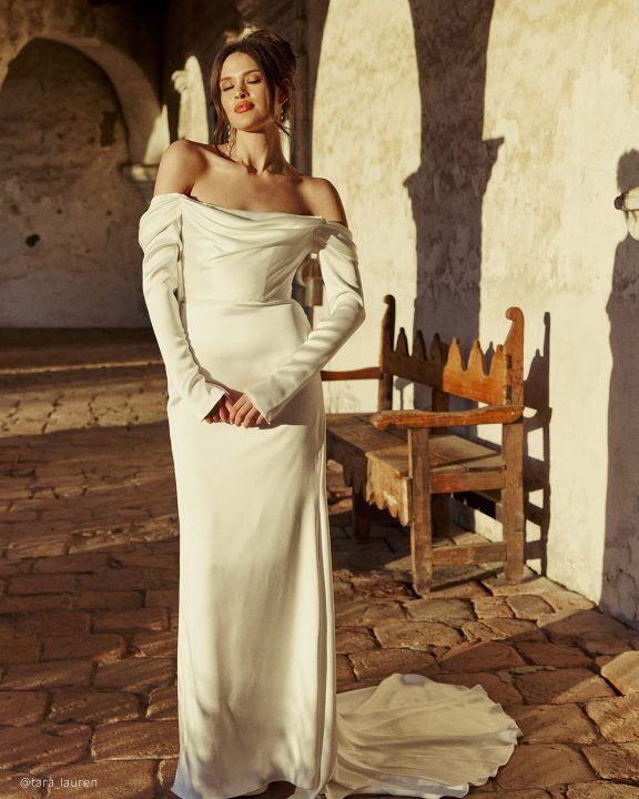 ΑΠΛΑ ΝΥΦΙΚΑ