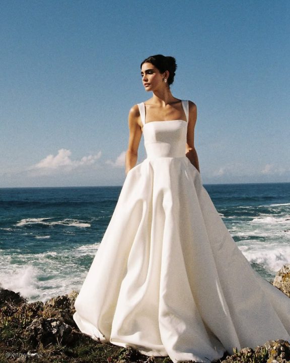 ΑΠΛΑ ΝΥΦΙΚΑ