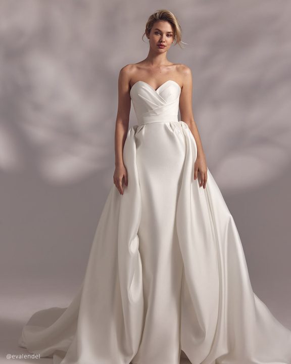 ΑΠΛΑ ΝΥΦΙΚΑ