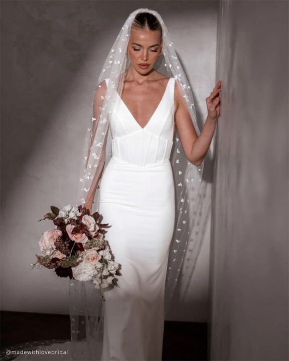 ΑΠΛΑ ΝΥΦΙΚΑ