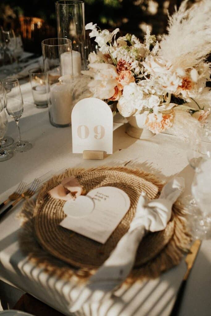 BOHO ΔΙΑΚΟΣΜΗ ΤΡΑΠΕΖΙΩΝ ΓΑΜΟΥ ΓΙΑΤΙ ΝΑ ΤΟ ΕΠΙΔΕΞΕΙΣ BOHO ΔΙΑΚΟΣΜΗ ΤΡΑΠΕΖΙΩΝ ΓΑΜΟΥ